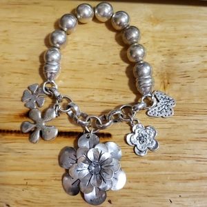 silver charm bracelet🌲